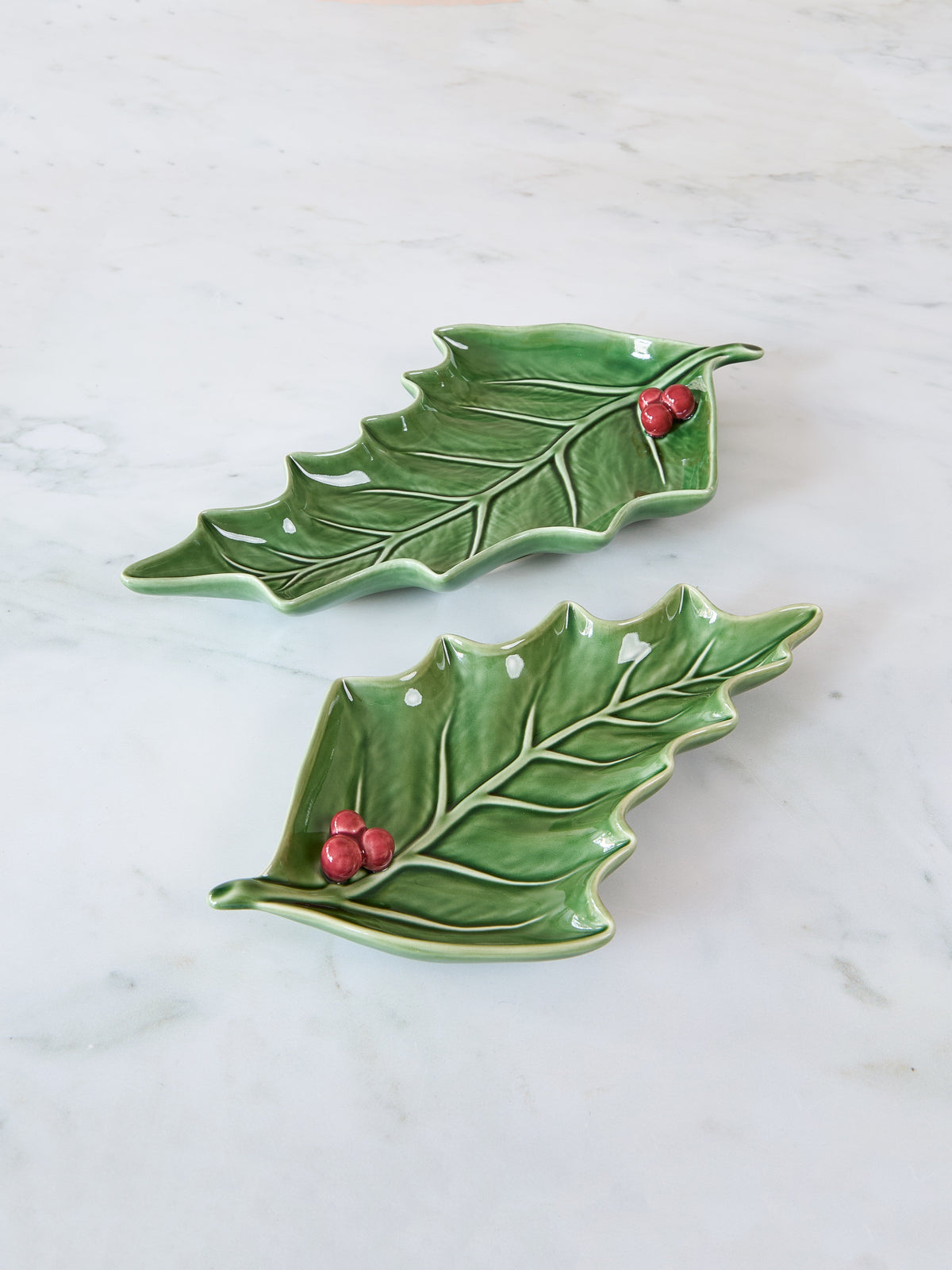 Bordallo Pinheiro Holly Platter, Large