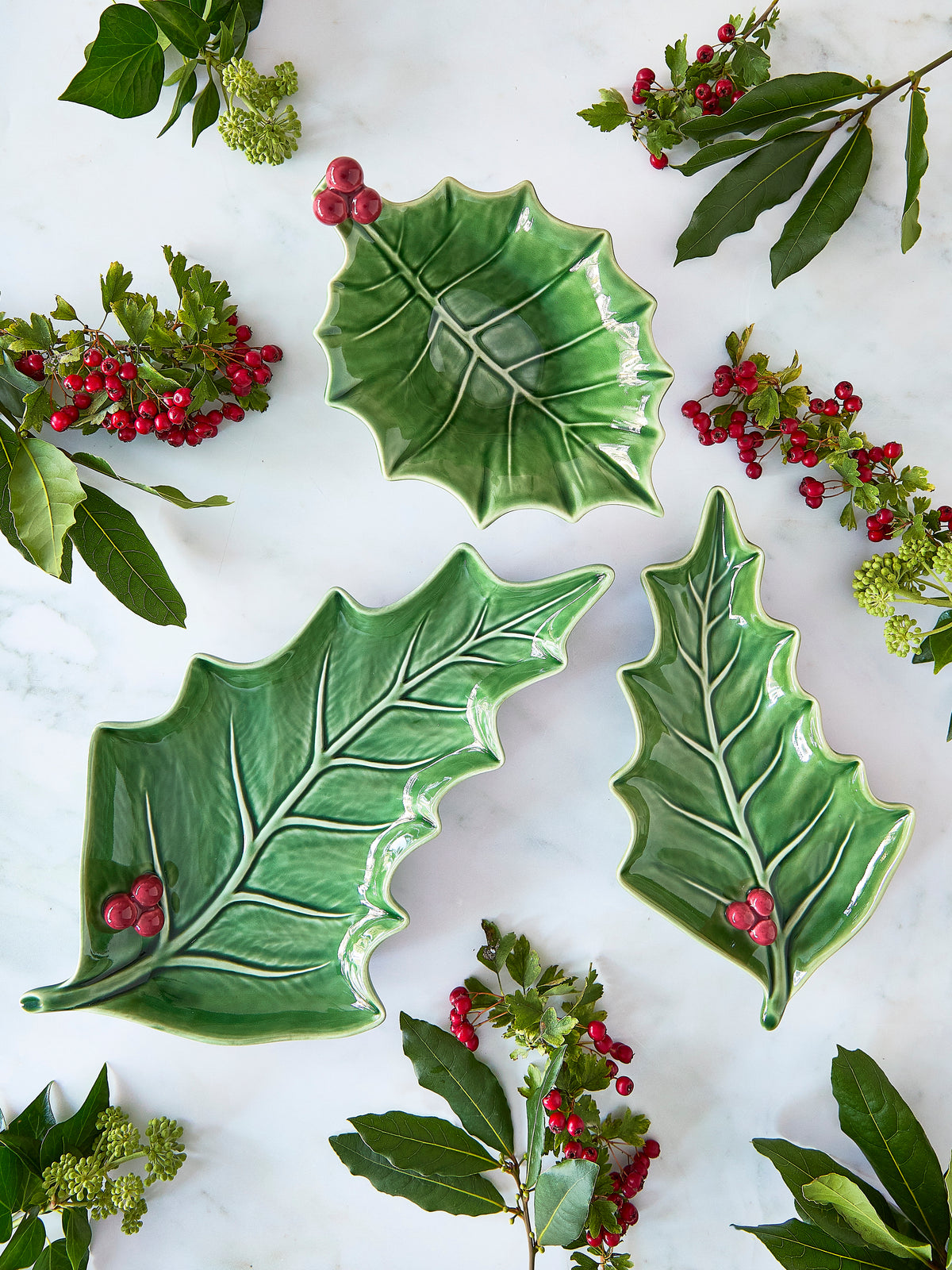 Bordallo Pinheiro Holly Platter, Large