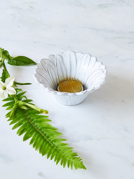 Daisy Flower Bowl and Medium Flower Frog Bundle