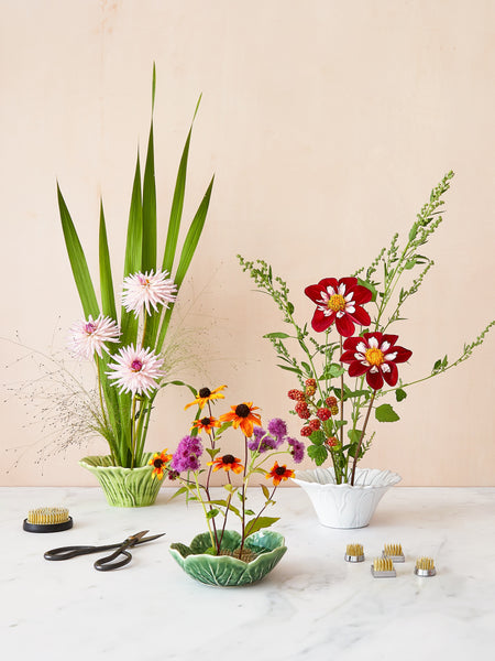 Daisy Flower Bowl and Medium Flower Frog Bundle