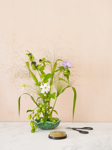 Medium Cabbageware Bowl and Medium Flower Frog Bundle
