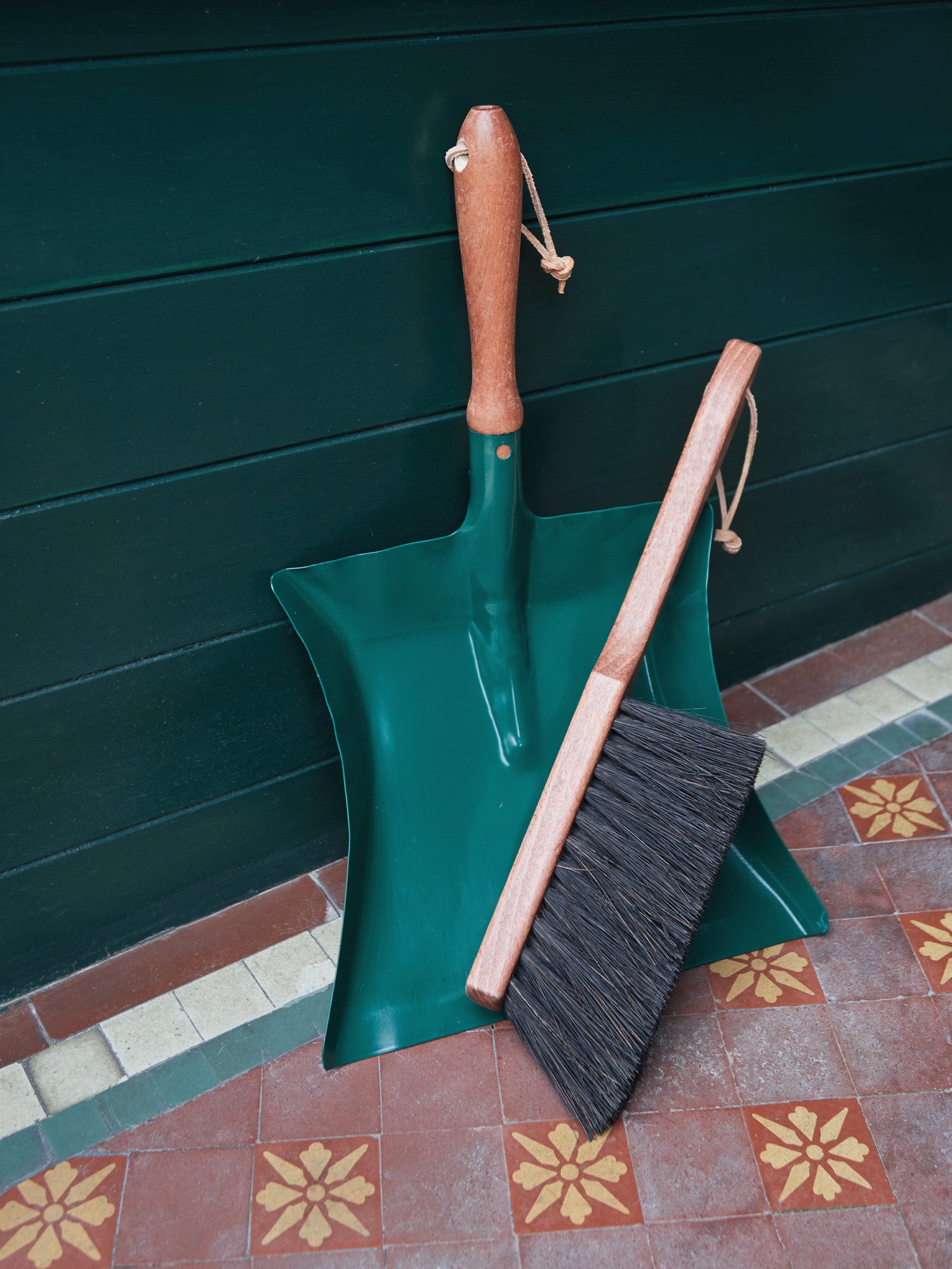 Redecker Dustpan, Green Dan Cooper Garden