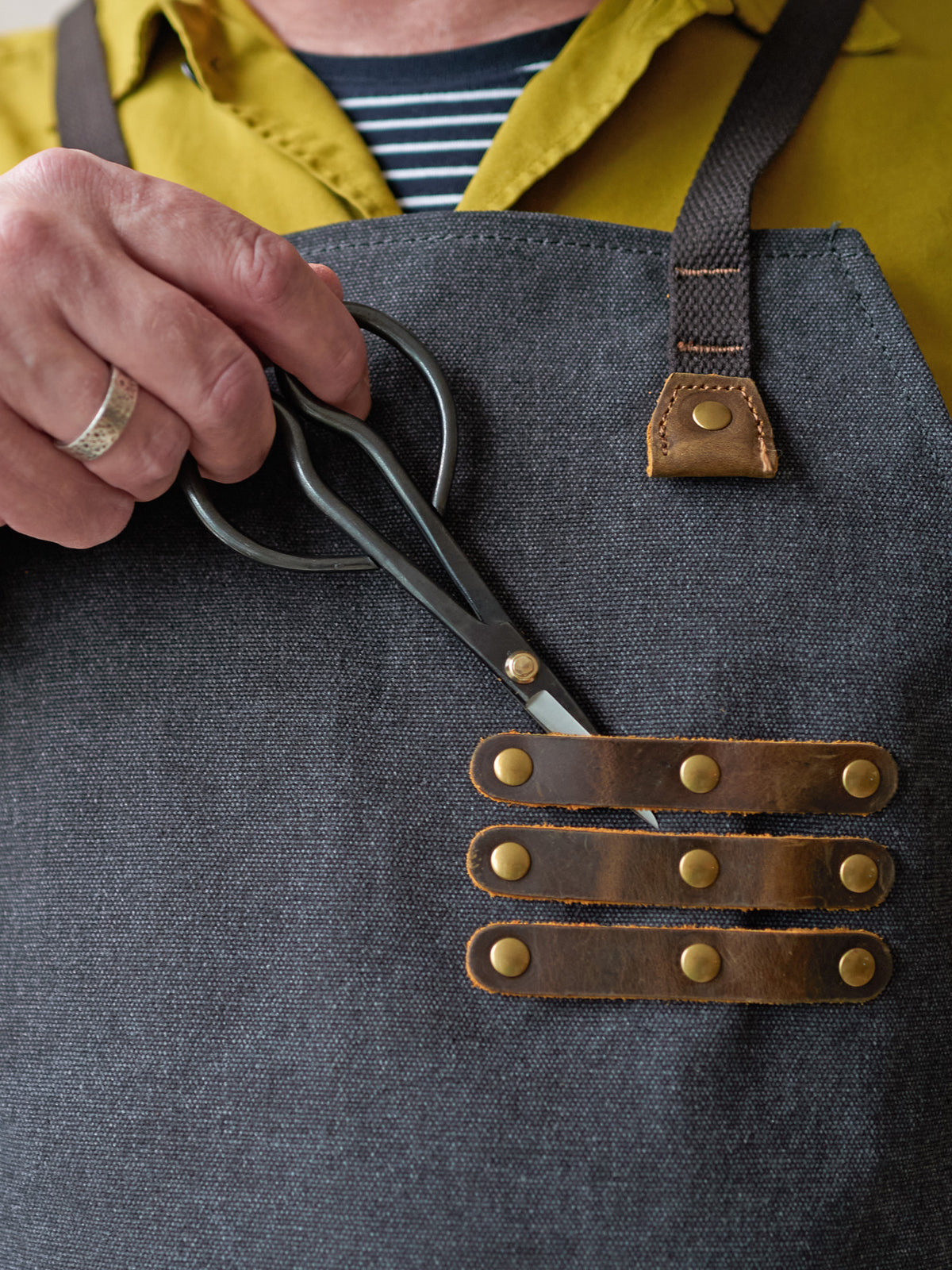 Signature Gardening Apron, Gunmetal Grey