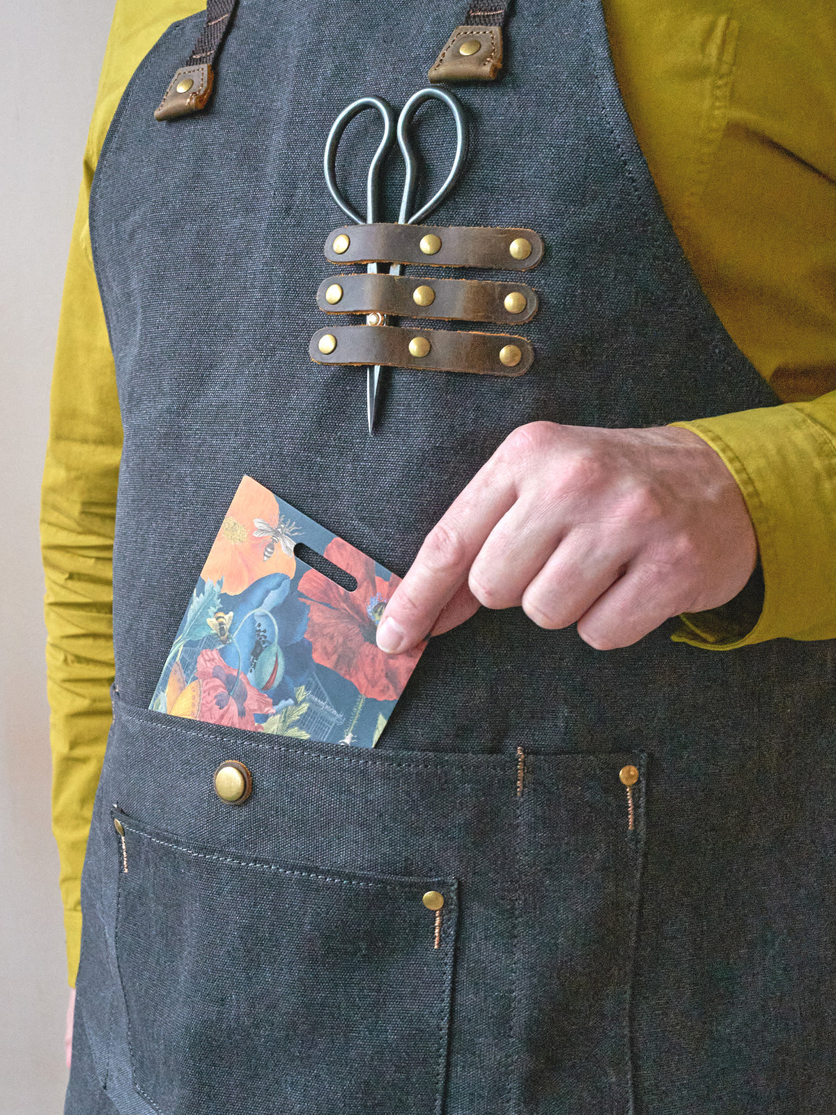 Signature Gardening Apron, Gunmetal Grey