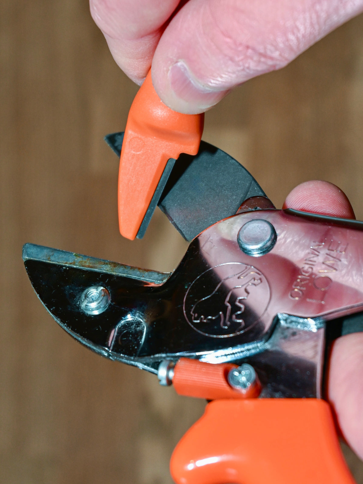 Original LÖWE Easy Sharpener for Secateurs, Shears and Knives