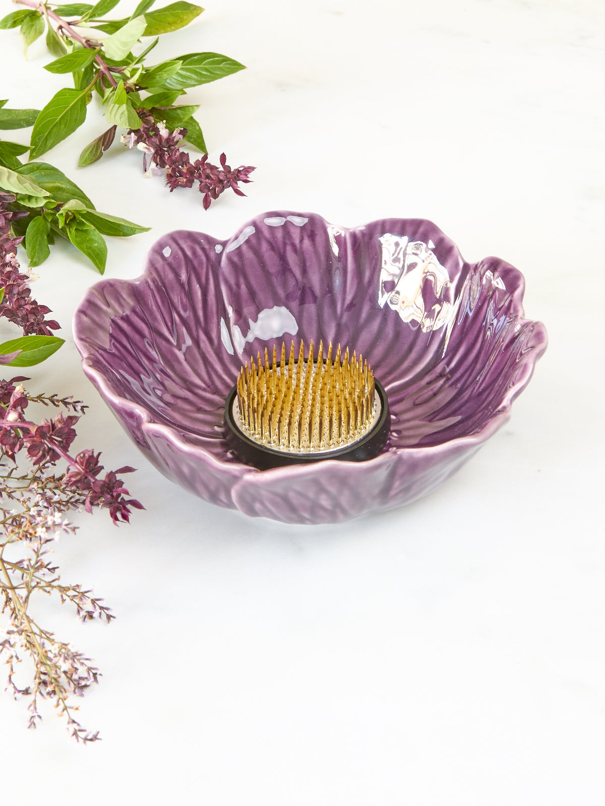 Anemone Flower Bowl and Medium Flower Frog Bundle, Fig