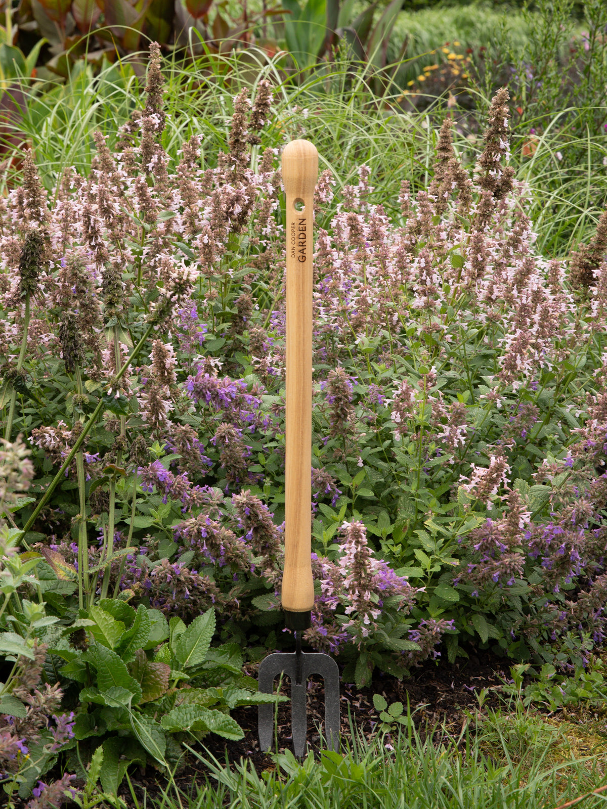 Signature Mid-Length Hand Fork