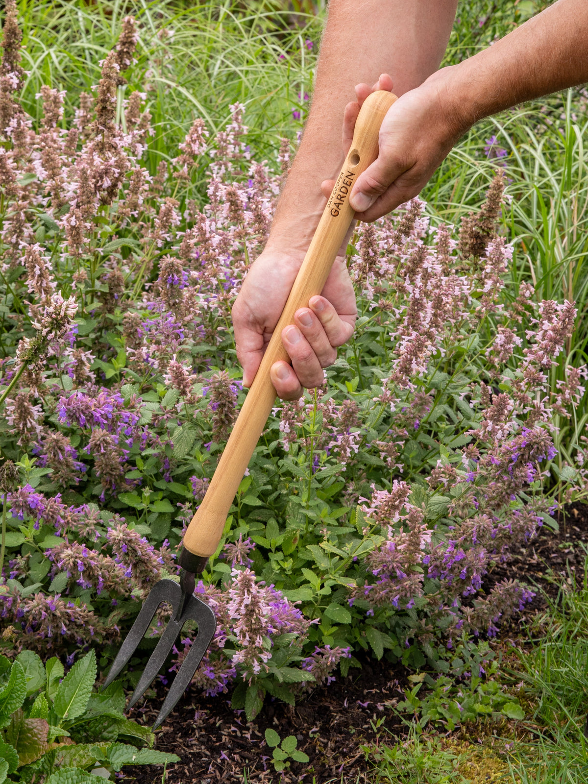 Signature Mid-Length Hand Fork
