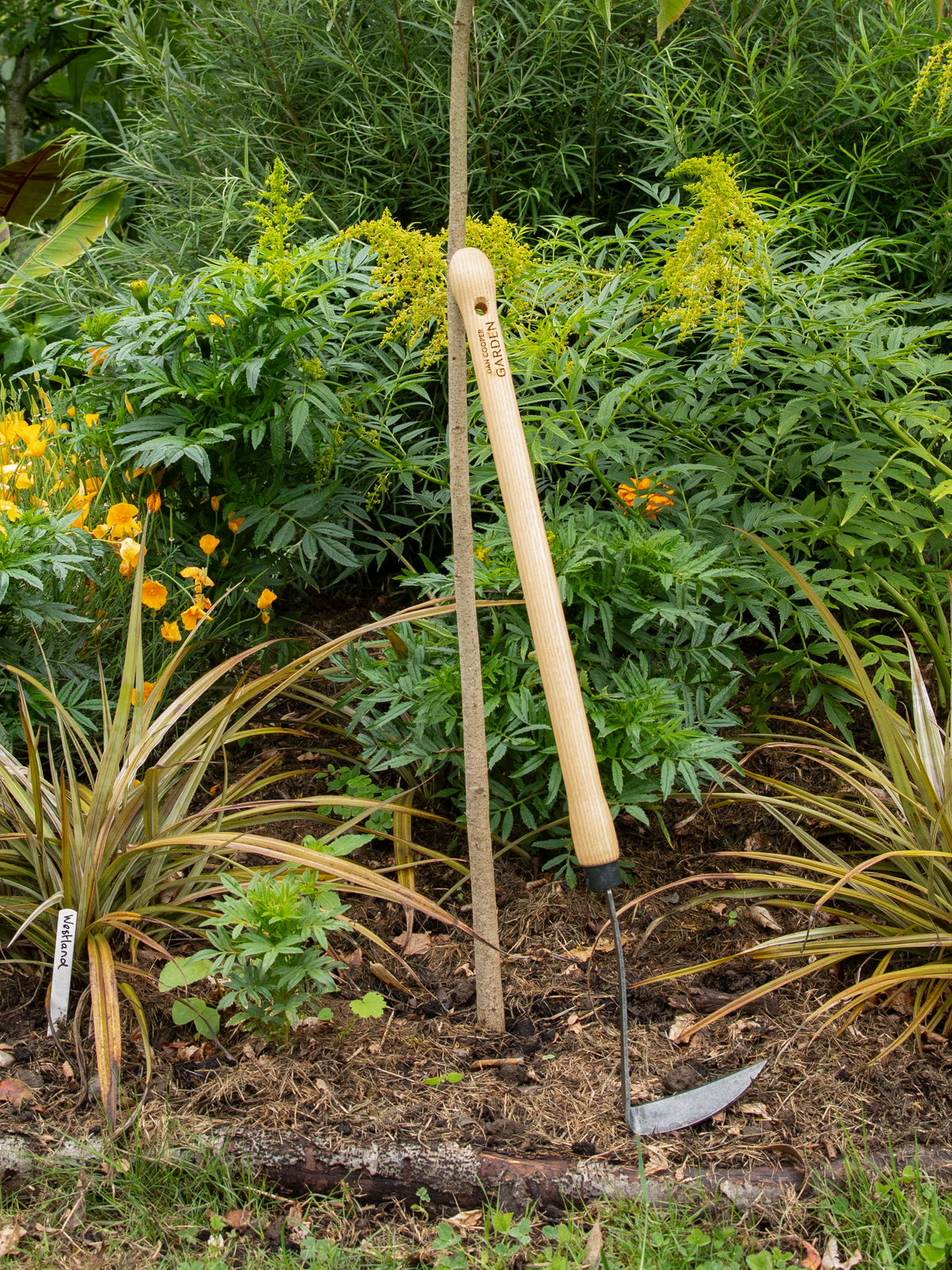 Signature Mid-Length Japanese Weeding Hoe