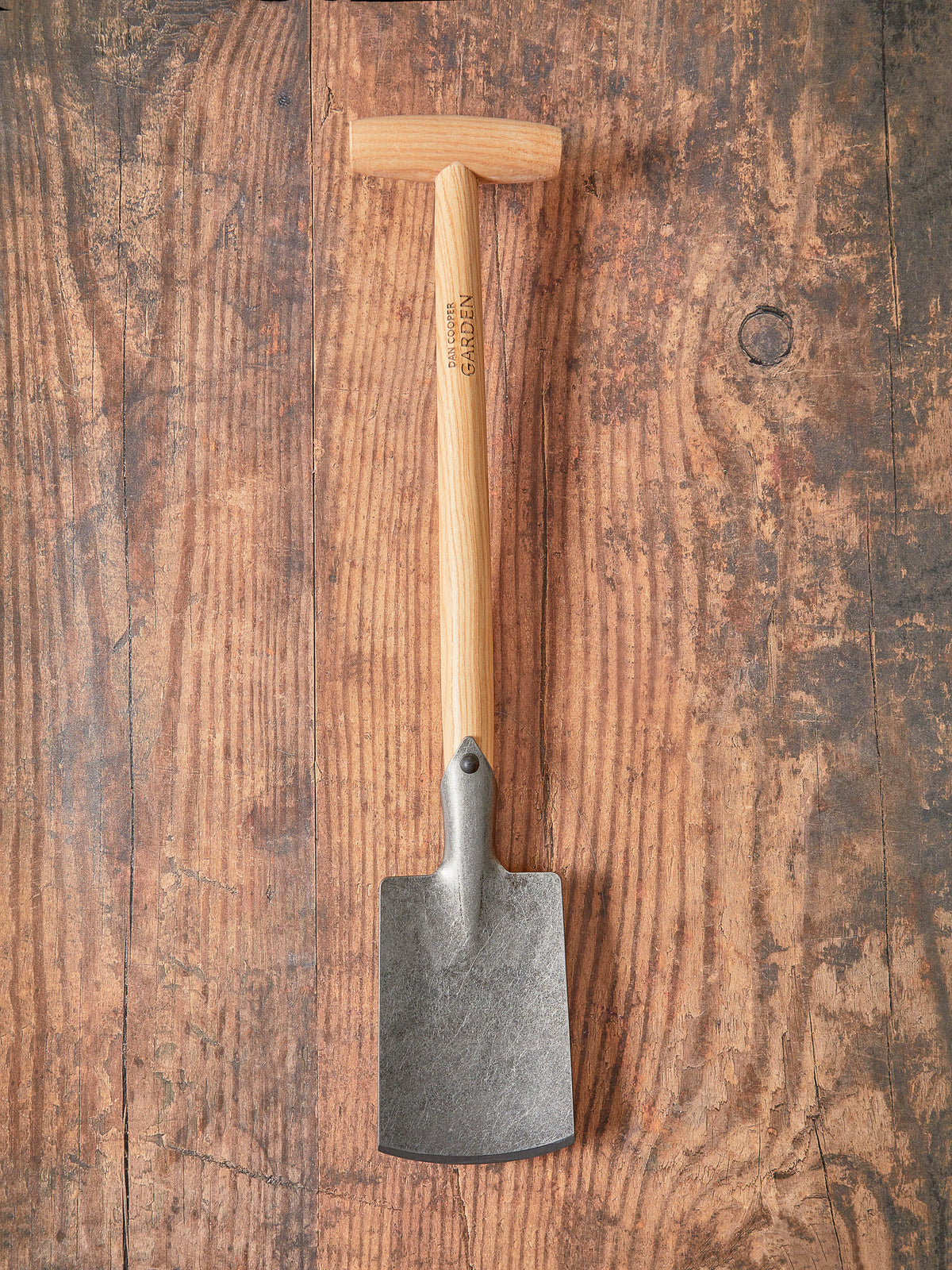 Signature Hand Spade, T Handle