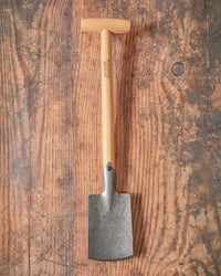 Signature Hand Spade, T Handle