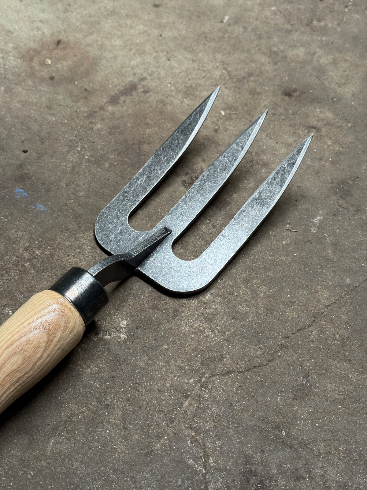 Signature Mid-Length Hand Fork
