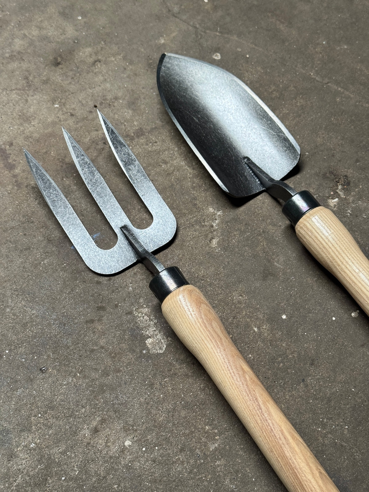 Signature Mid-Length Hand Fork