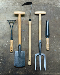Signature Hand Spade, T Handle