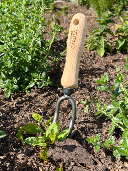Signature Twin Pronged 'Jekyll' Weeding Fork