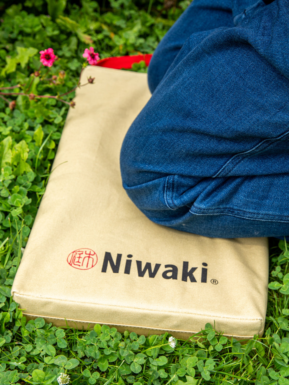 Niwaki Waterproof Canvas Kneeler