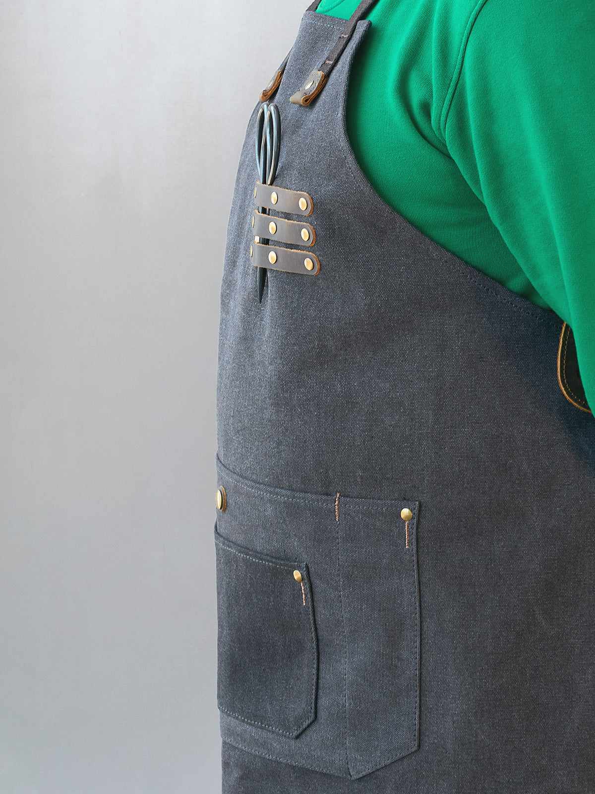 Signature Gardening Apron, Gunmetal Grey