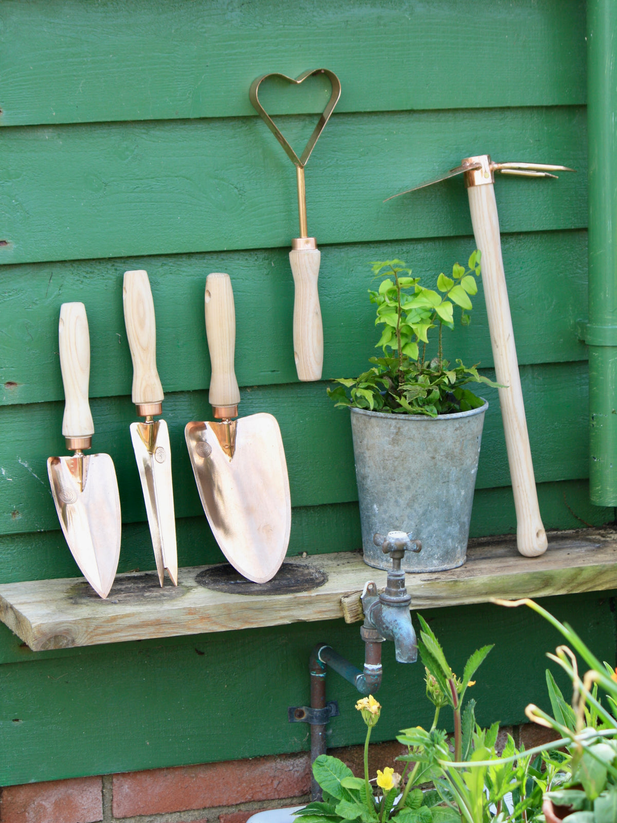 'Ljubica' Heart-Shaped Weeding Hoe